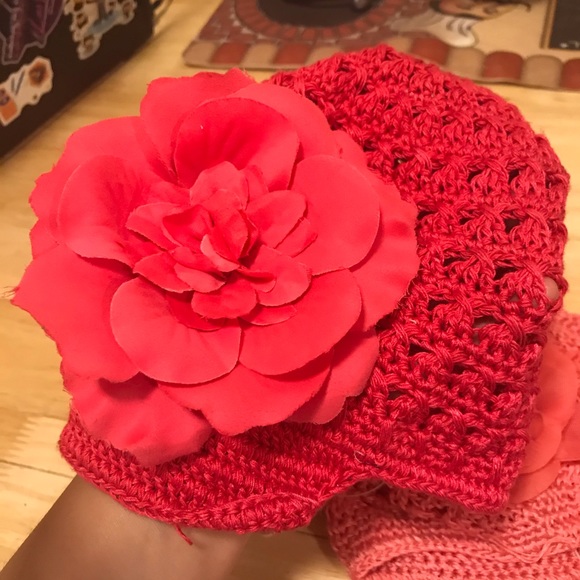 2 Crochet knitted baby hats - Picture 4 of 7